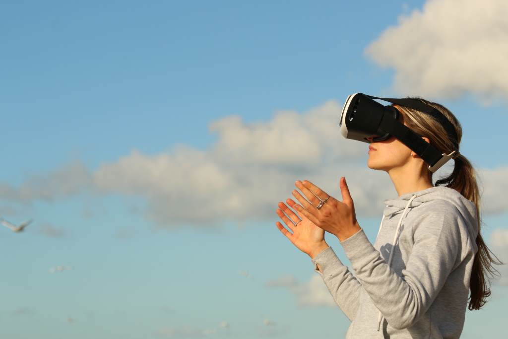 Virtual Reality (Foto: Pexels / Bradley Hook)